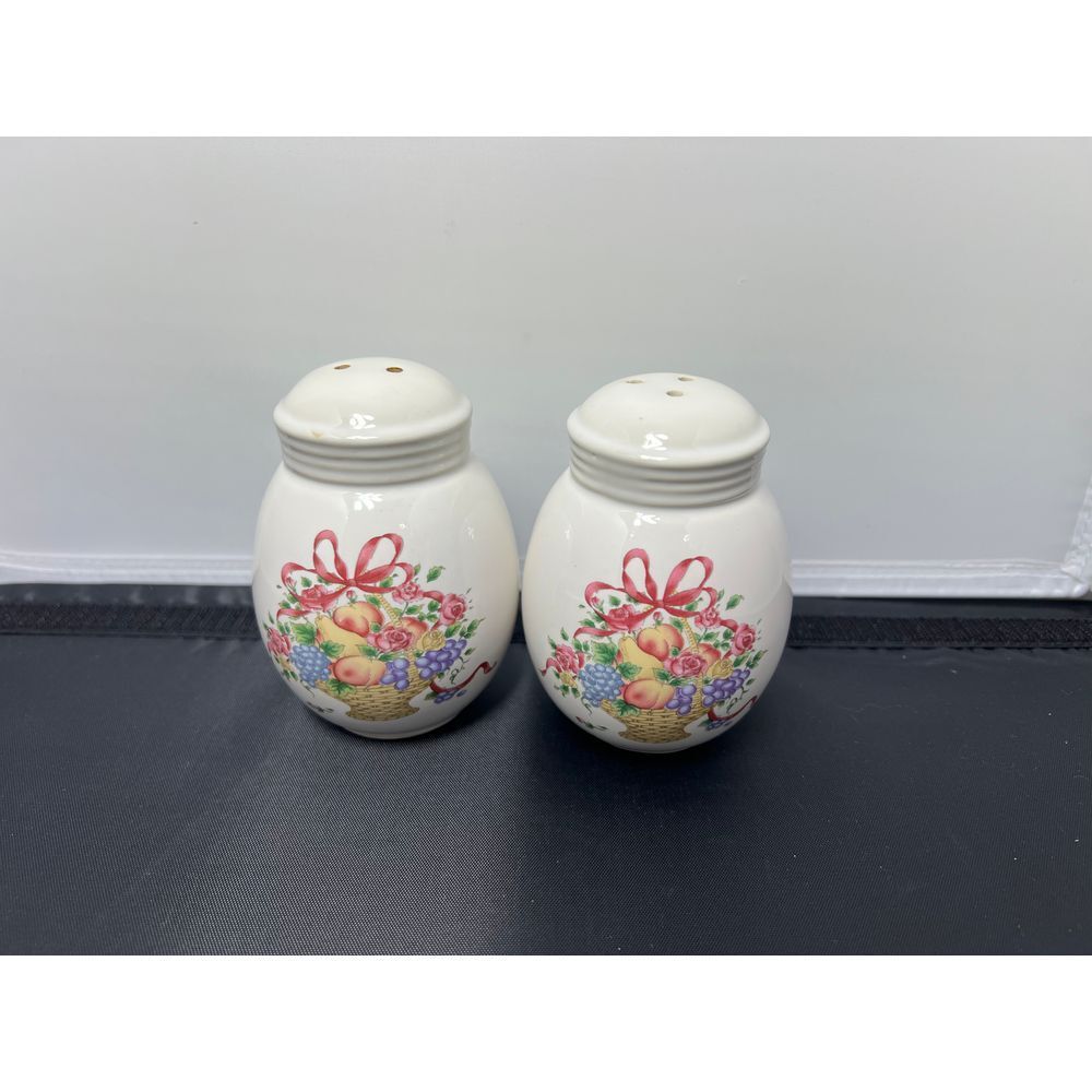 Vintage Floral Fruit Basket Salt and Pepper Shakers Ceramic Kitchen Decor White - Picture 2 of 8